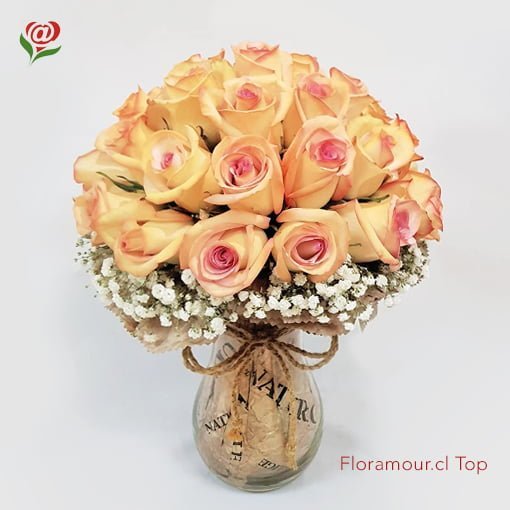 Florero de 35 rosas pastel en florero de vidrio